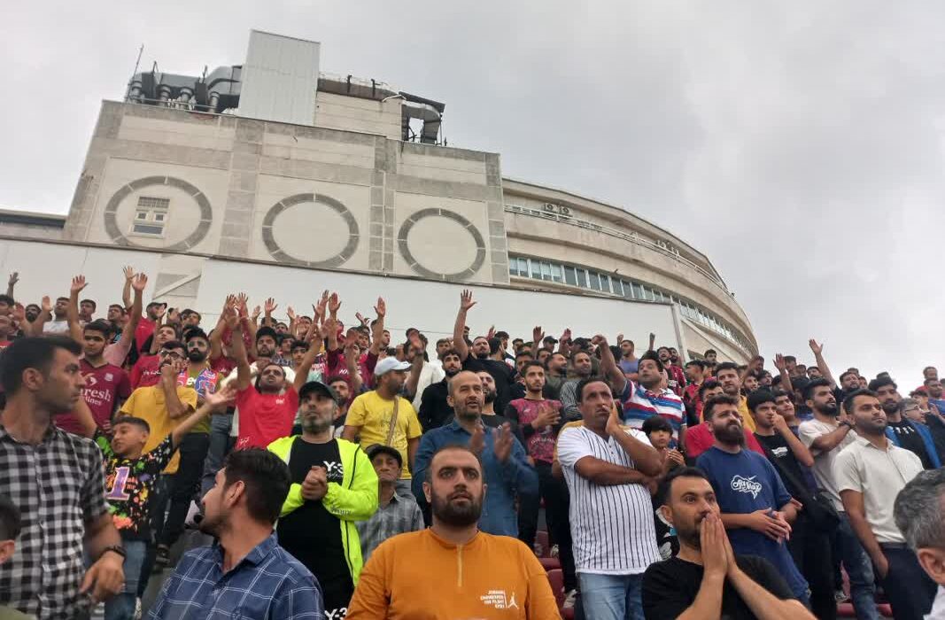 گزارش تصویری نخستین تمرین تیم فوتبال نساجی با کادر جدید با همراهی شهروندان عزیز قائمشهری